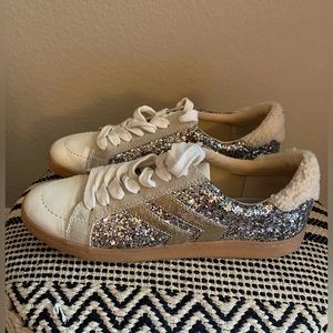 Dolce Vita Neo Plush Comfort Lace Up Sneakers Women's Size 9.5M Silver Glitter